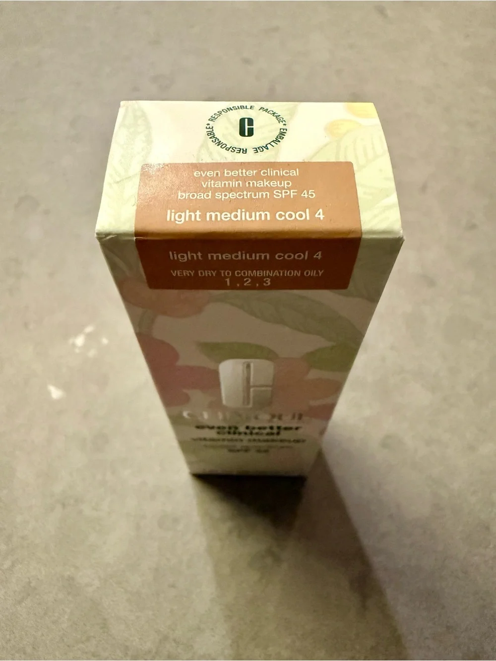 Clinique Even Better Clinical Vitamin Makeup in Light Medium Cool 4 SPF45